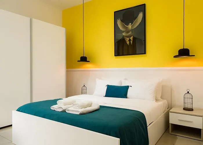The Canary Loft - In Heart Of St Julians Apartman