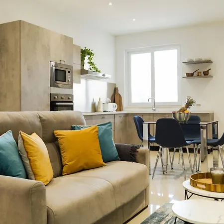The Canary Loft - In Heart Of St Julians Apartment