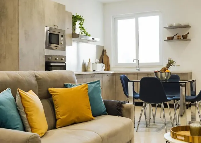 The Canary Loft - In Heart Of St Julians Διαμέρισμα